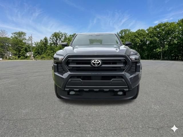 Used 2025 Toyota Tacoma SR w/ SR Upgrade Package AWD/4WD image 3