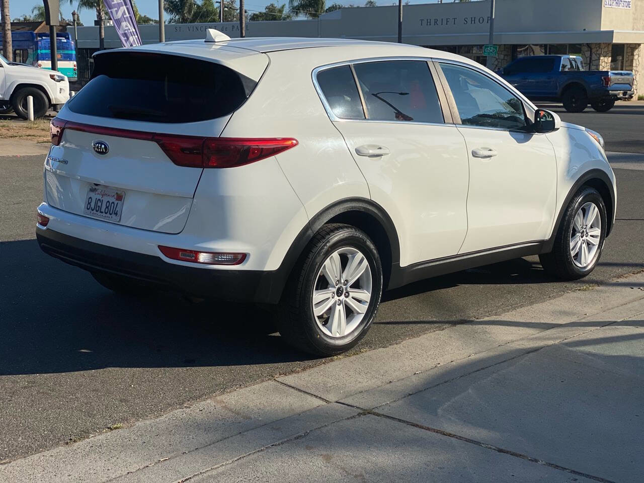 Used 2019 Kia Sportage LX image 3