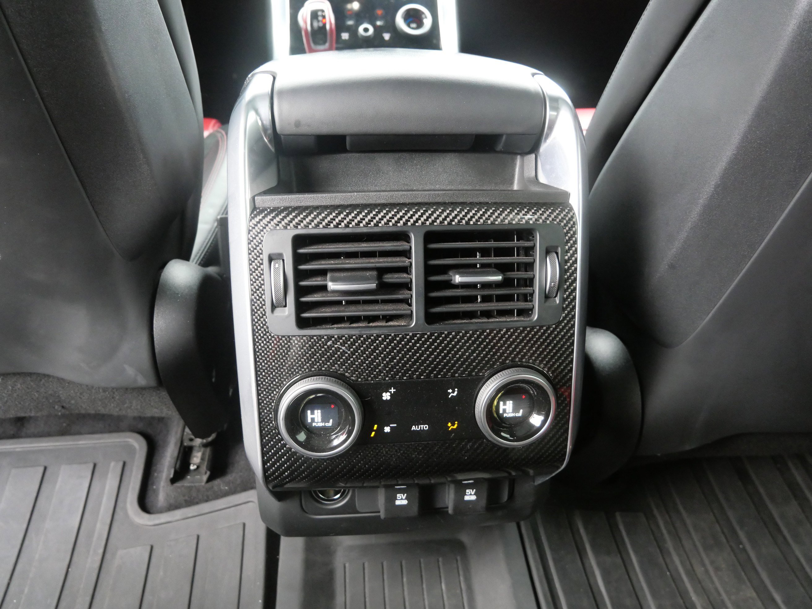 Used 2020 Land Rover Range Rover Sport SVR image 17