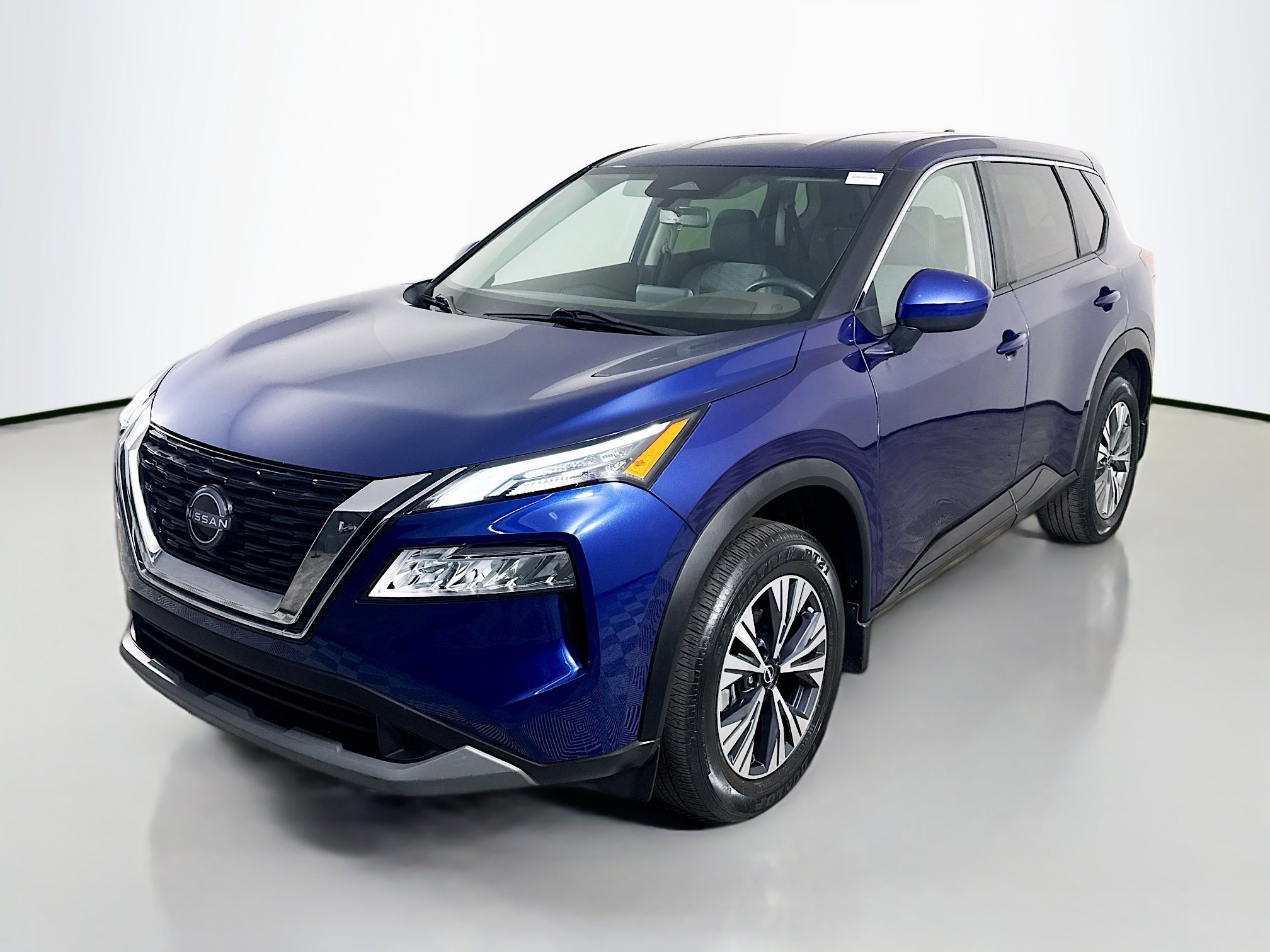 Used 2023 Nissan Rogue SV image 4