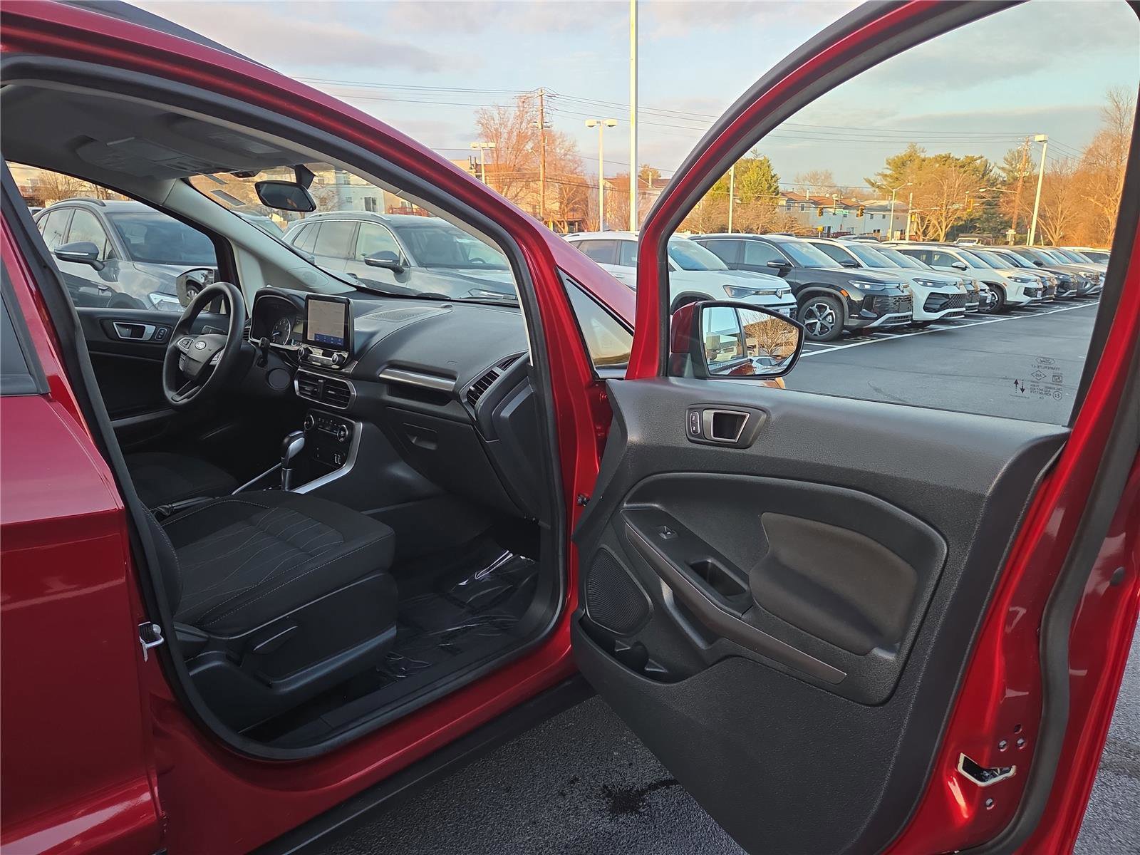 Used 2021 Ford EcoSport SE w/ SE Convenience Package image 27