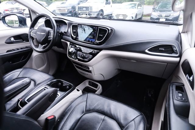 Used 2022 Chrysler Pacifica Touring-L w/ Uconnect Theater Family Group FWD image 59
