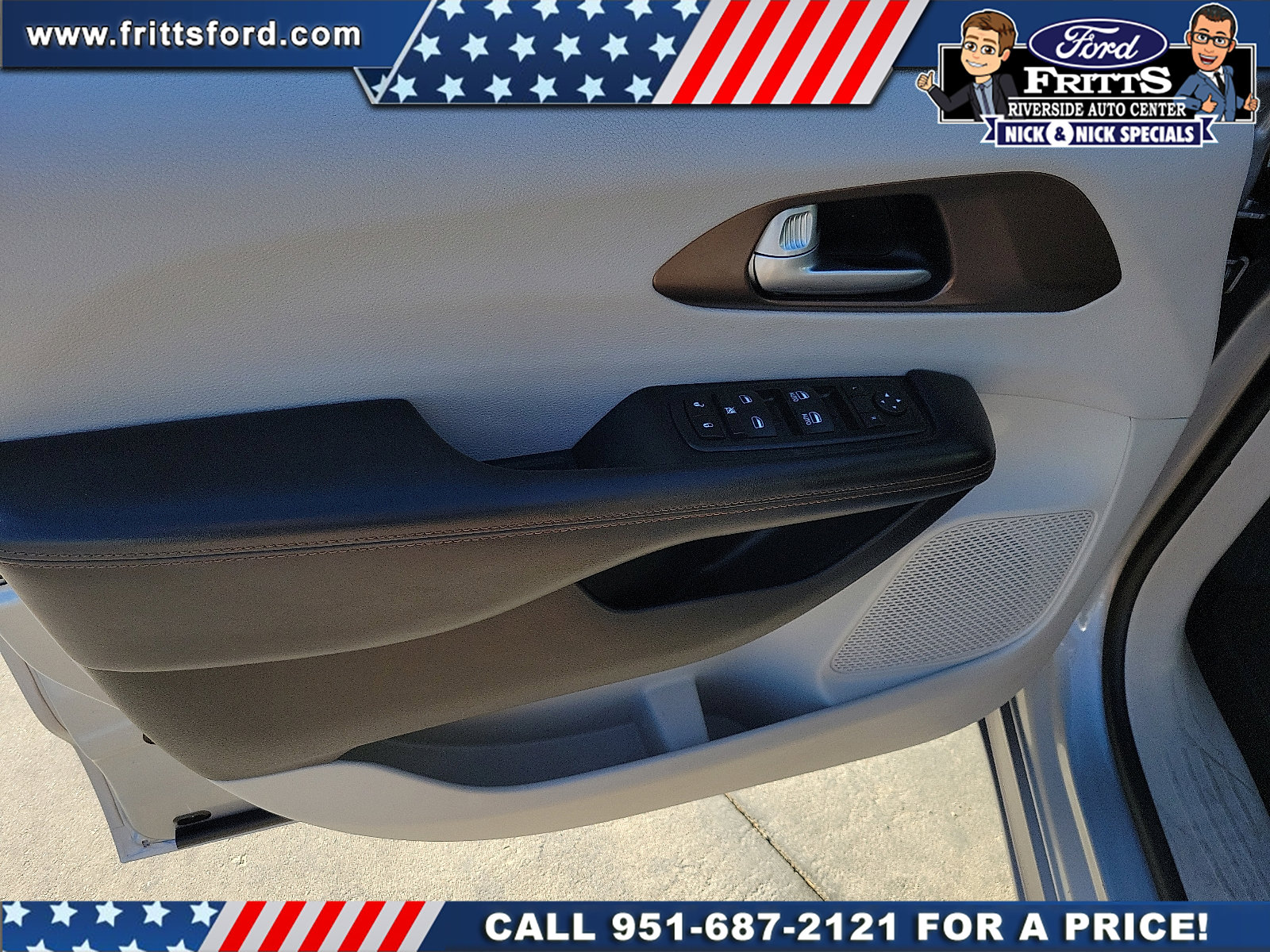 Used 2017 Chrysler Pacifica Touring-L image 13