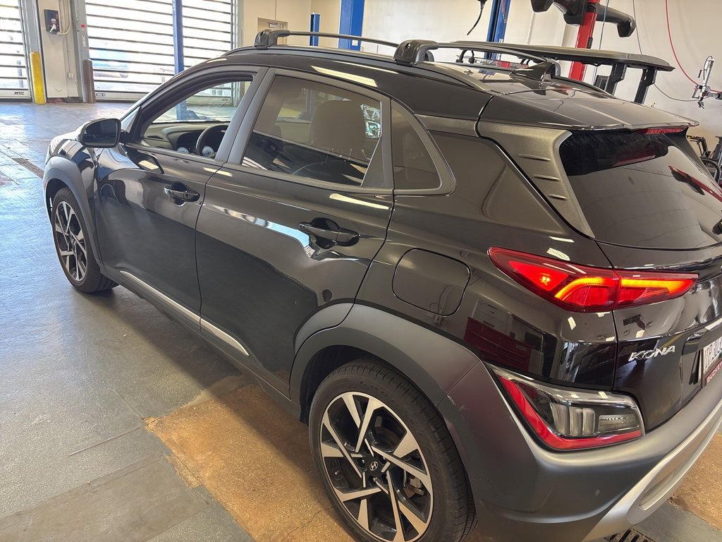 Used 2023 Hyundai Kona Limited image 3