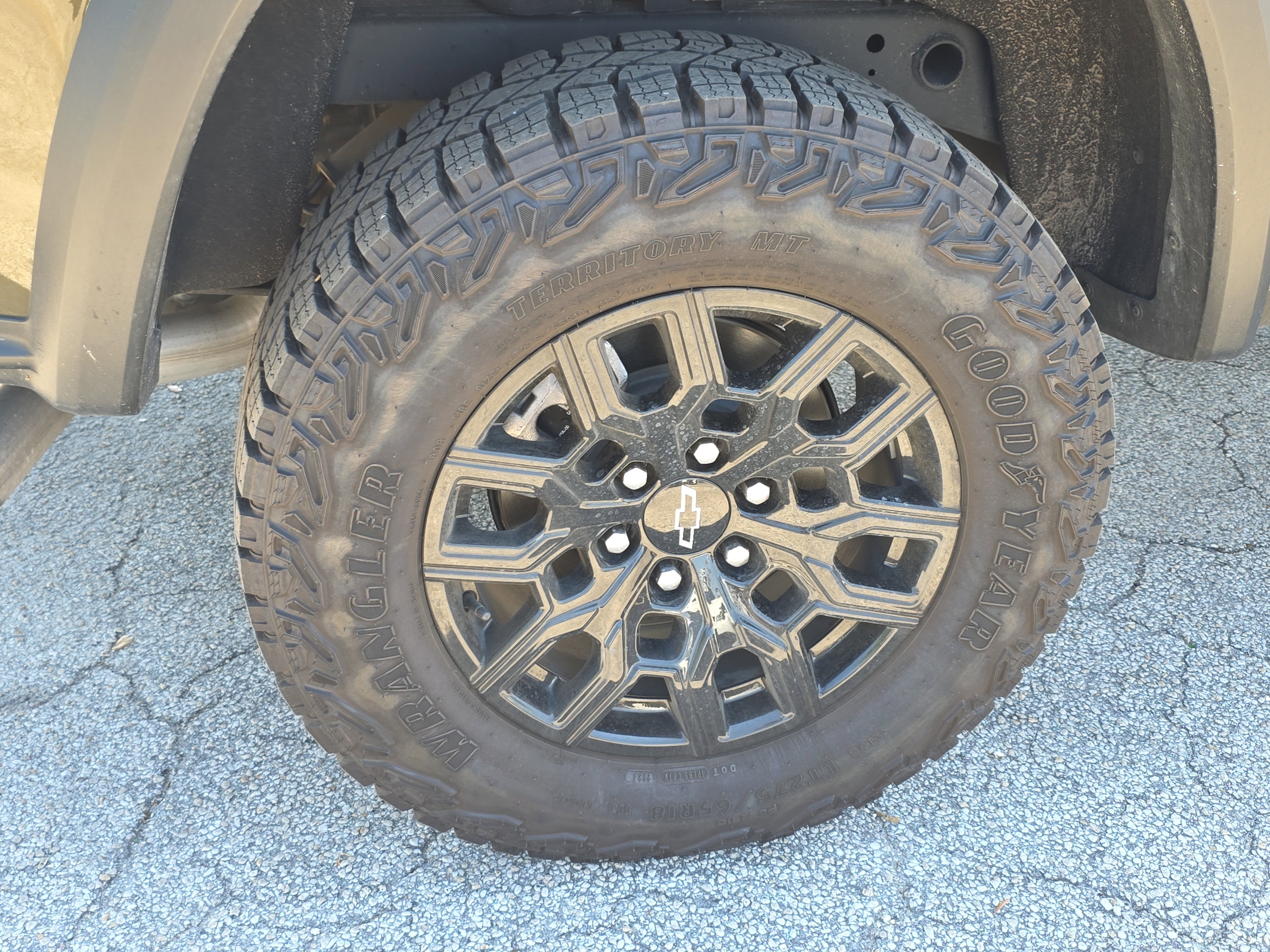 Used 2025 Chevrolet Colorado Trail Boss image 8