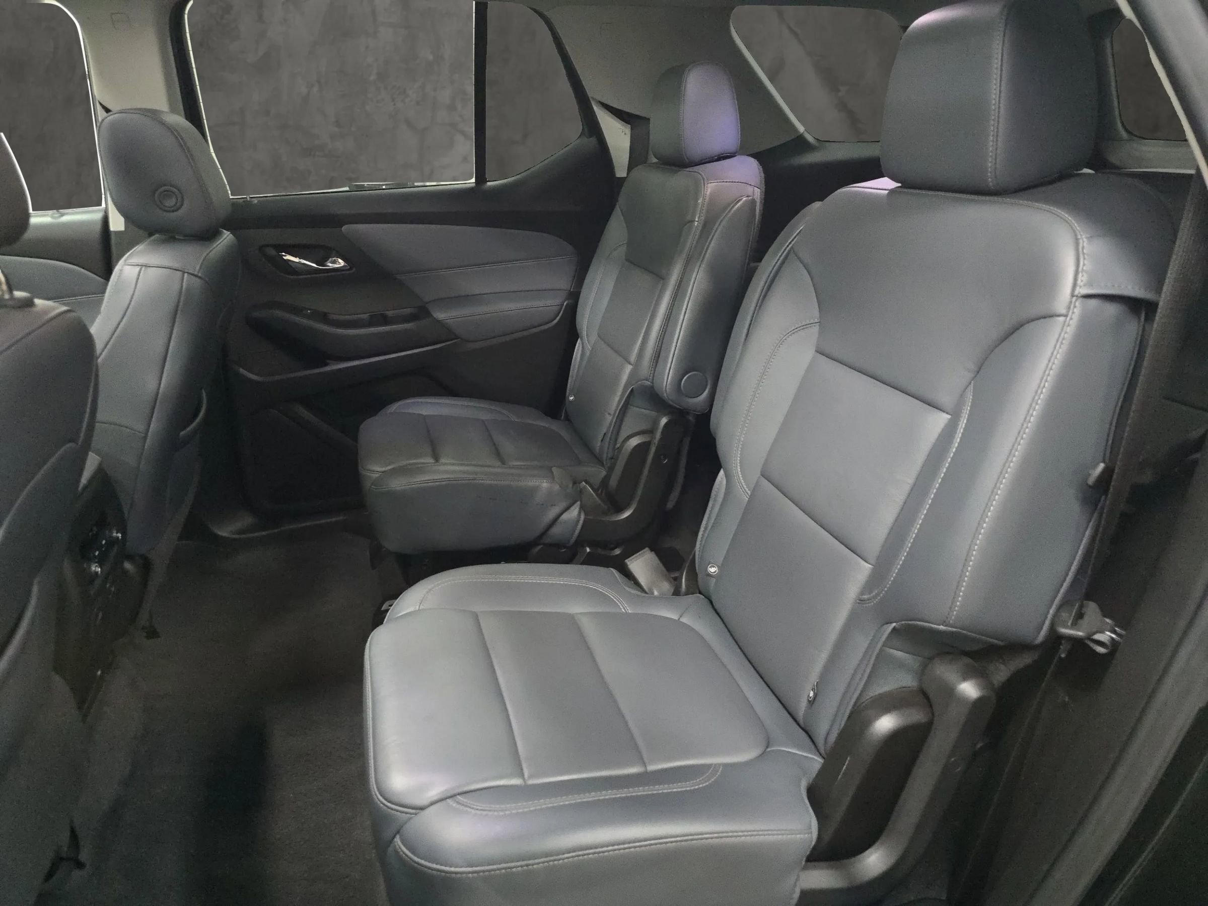 Used 2019 Chevrolet Traverse LT w/ LT Premium Package image 32