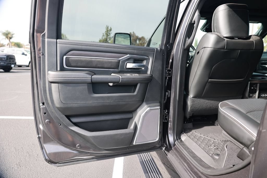 New 2026 RAM 3500 Laramie AWD/4WD image 33