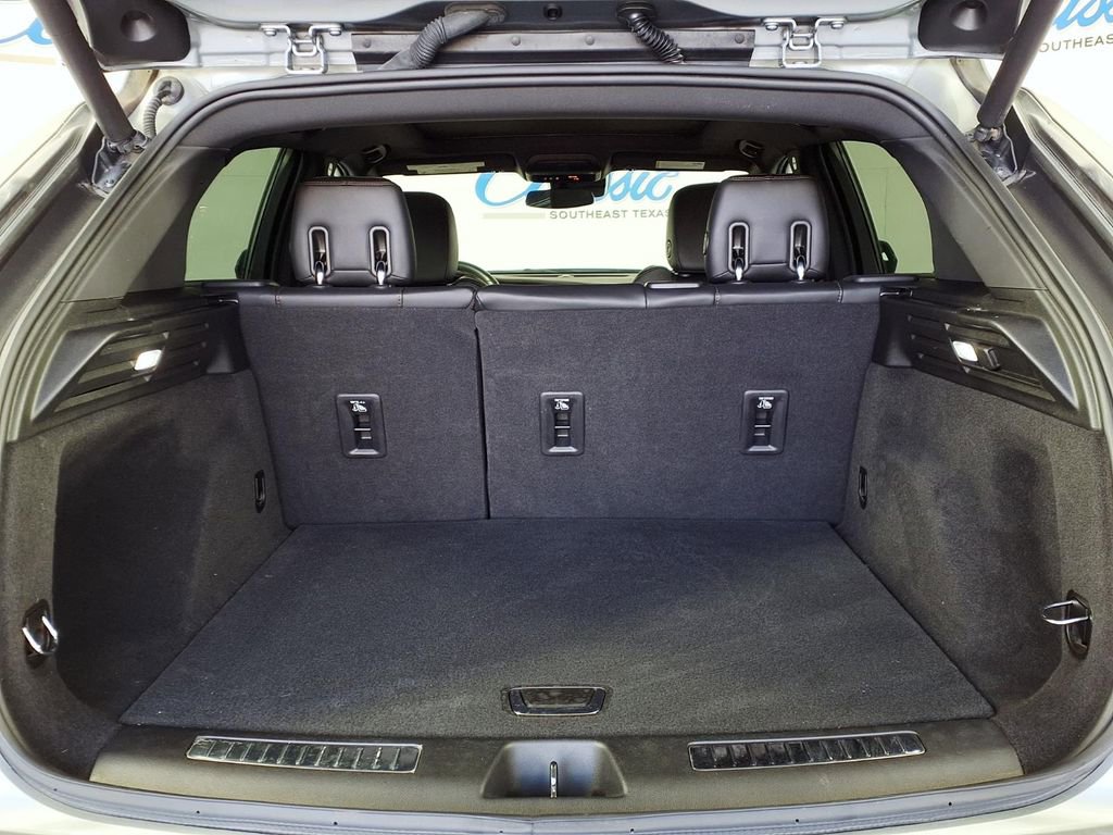 Used 2023 Cadillac XT4 Sport image 9