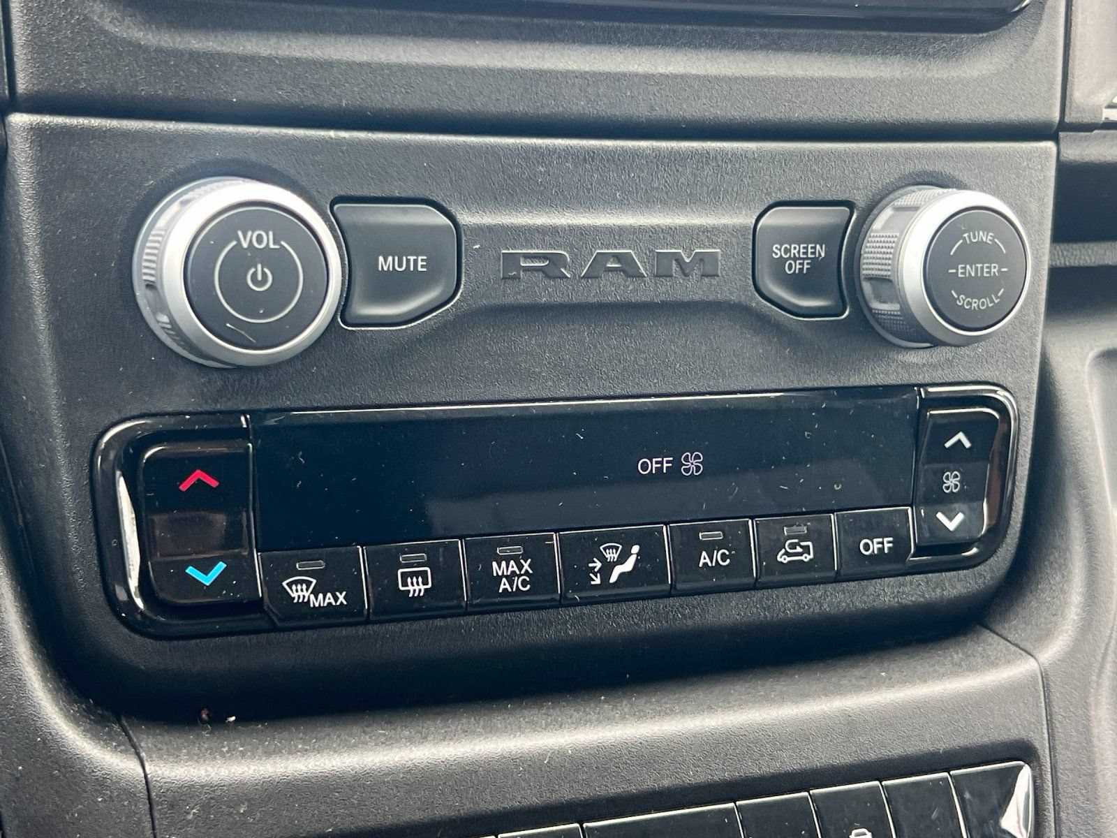 Used 2026 RAM ProMaster 2500 w/ Convenience Group FWD image 20