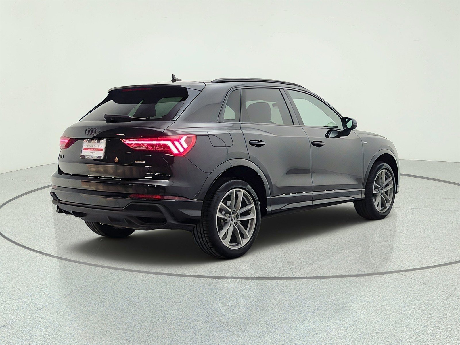 Used 2025 Audi Q3 2.0T Premium w/ Convenience Package AWD/4WD image 5