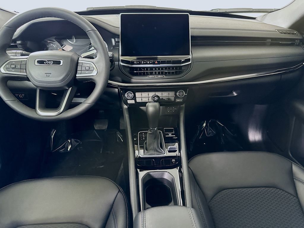 Used 2026 Jeep Compass Latitude image 18