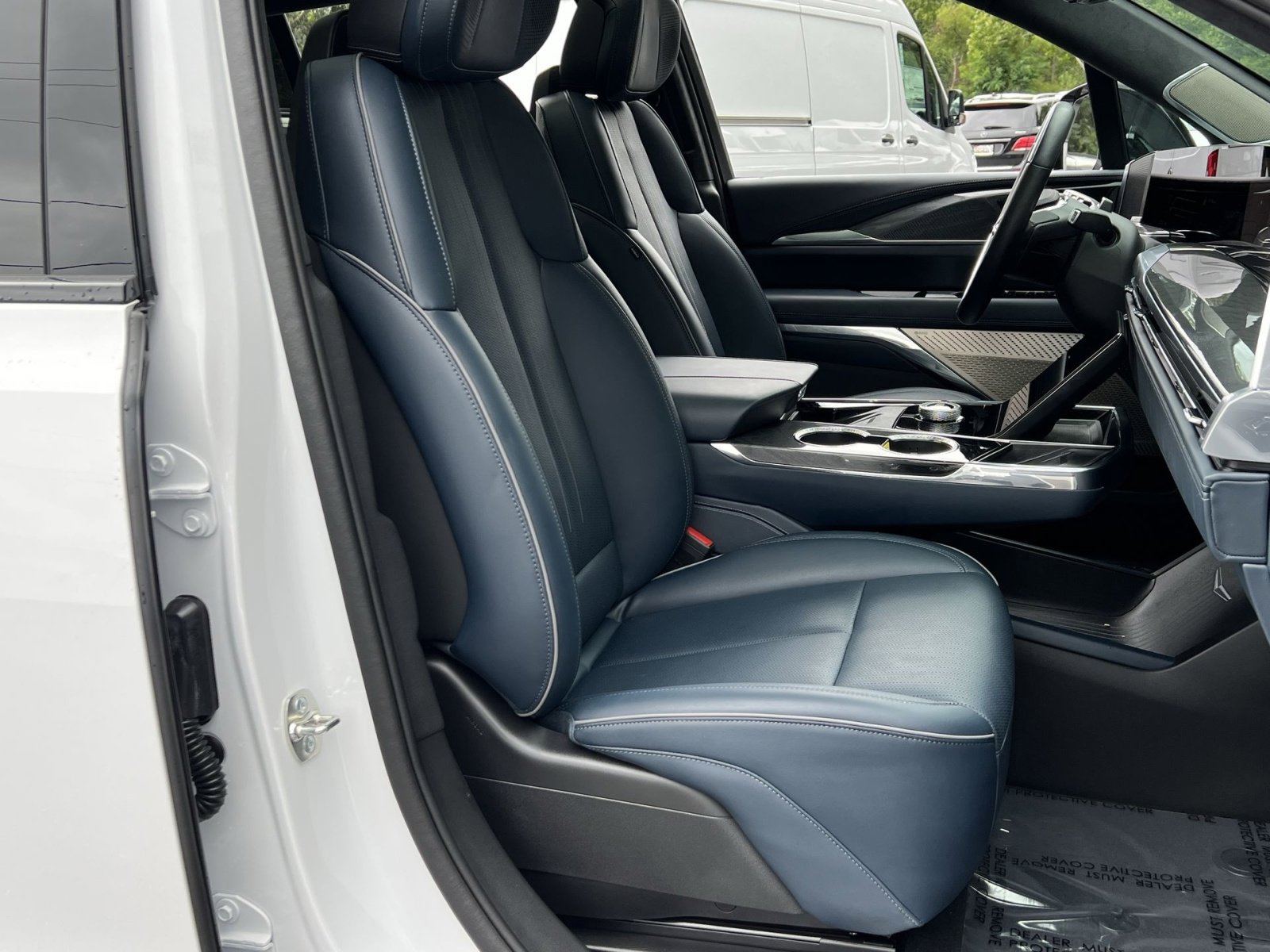Used 2025 Cadillac Escalade IQ Sport 2 w/ LPO, ONYX Package image 27