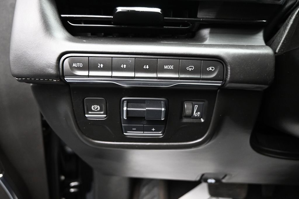 Used 2022 Cadillac Escalade ESV Sport Platinum w/ Heavy-Duty Trailer Package AWD/4WD image 13