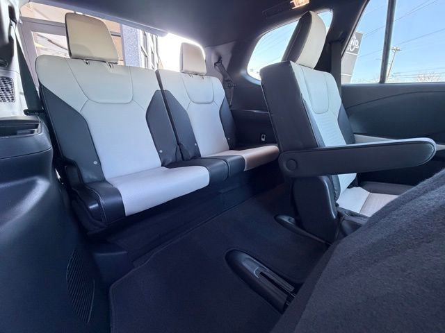 Used 2025 Lexus TX 500h AWD w/ Technology Package image 14