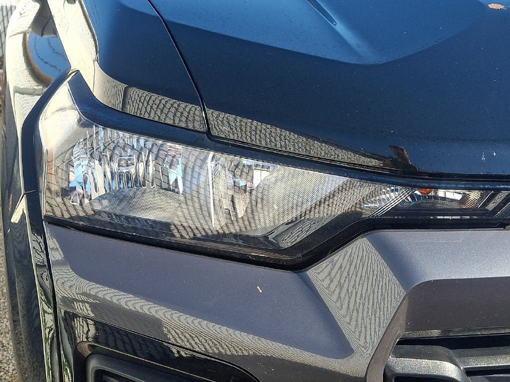 Used 2023 Chevrolet Colorado LT AWD/4WD image 9