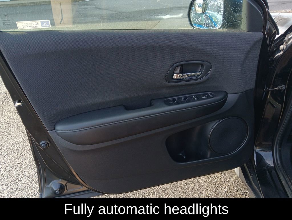 Used 2021 Honda HR-V LX image 11