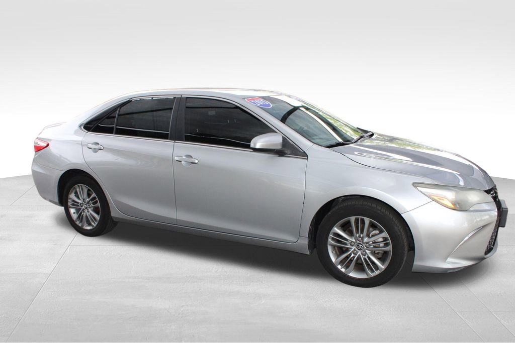 Used 2015 Toyota Camry SE FWD image 18