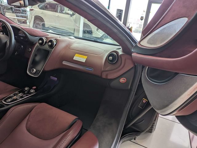 Used 2020 McLaren GT RWD image 20