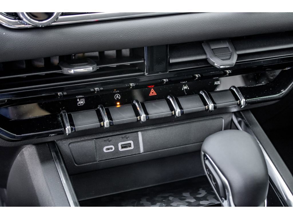 New 2026 GMC Canyon Elevation w/ Convenience Package image 32