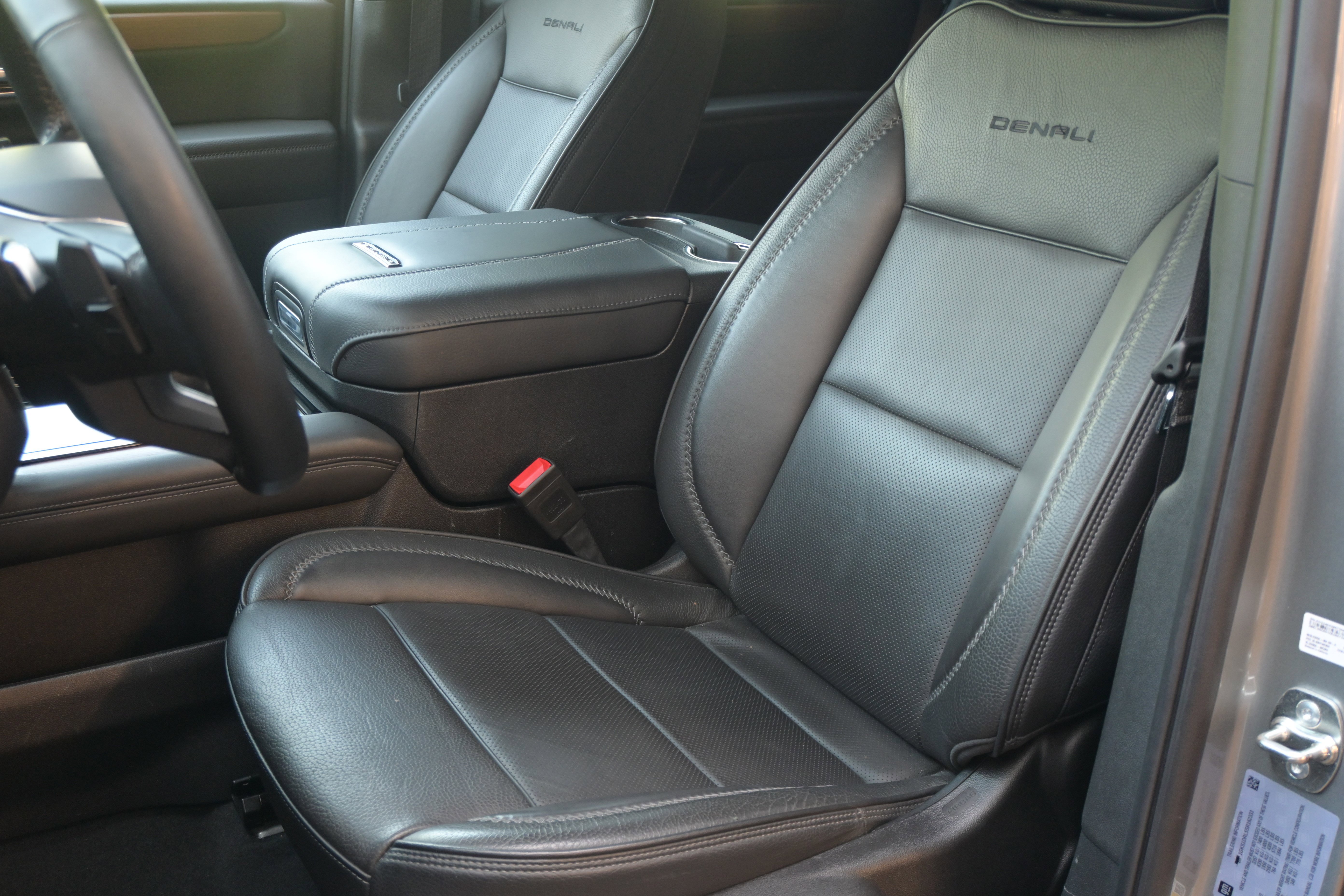 Used 2025 GMC Yukon Denali image 16