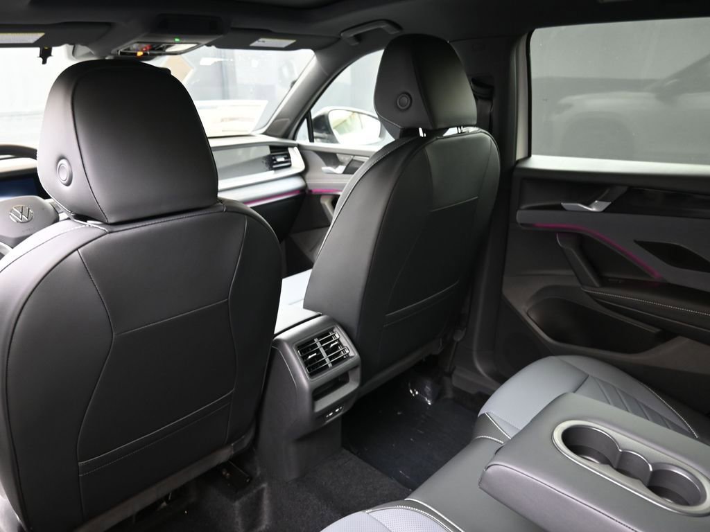 New 2026 Volkswagen Tiguan SE R-Line image 19