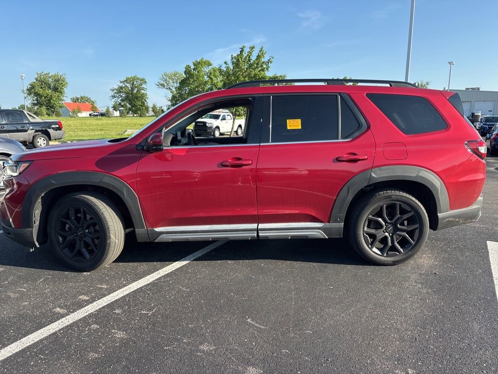 Used 2025 Honda Pilot Elite image 11
