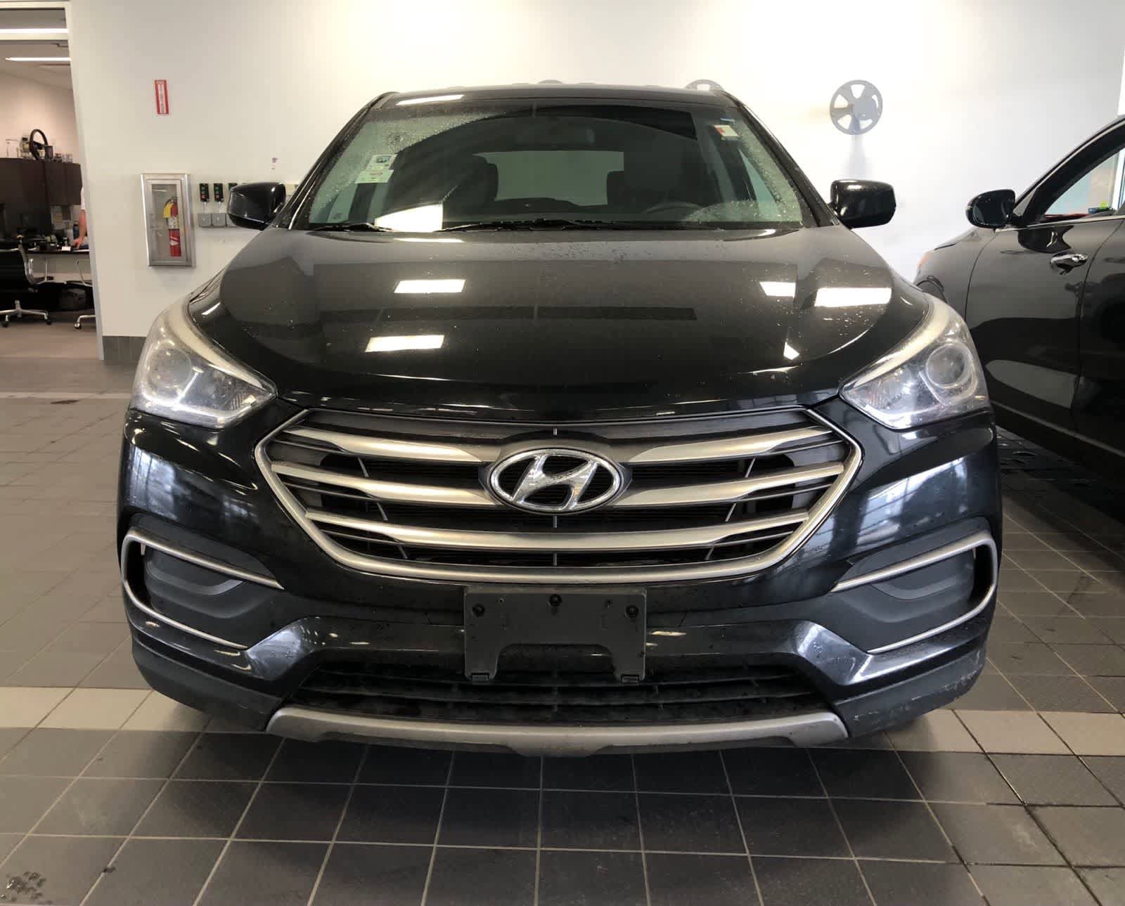 Used 2018 Hyundai Santa Fe Sport FWD image 2