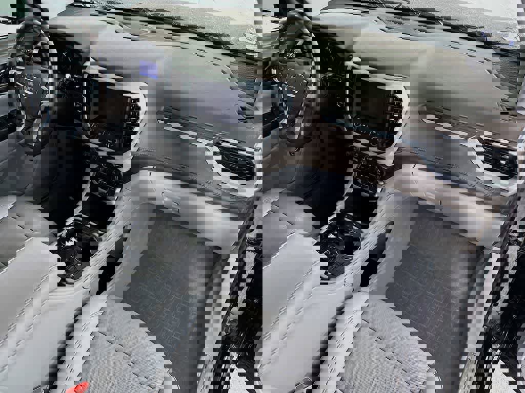 Used 2023 GMC Acadia SLT w/ Preferred Package image 33