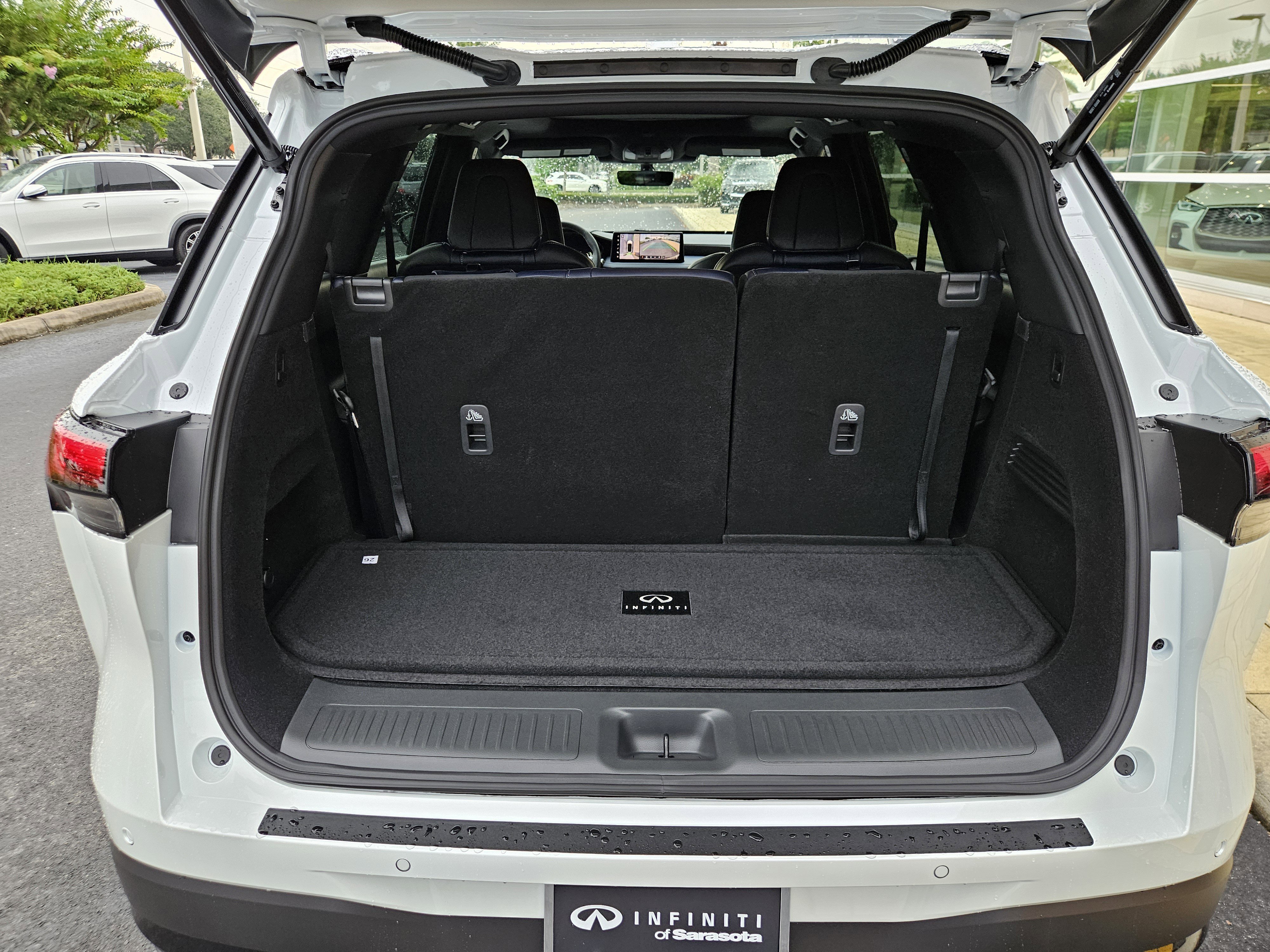 New 2026 INFINITI QX60 Luxe w/ Dark Cargo Package image 12