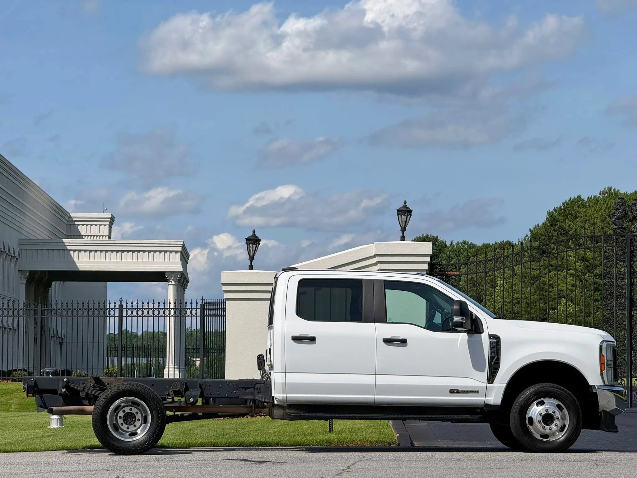 Used 2024 Ford F350 XL w/ XL Chrome Package AWD/4WD image 6