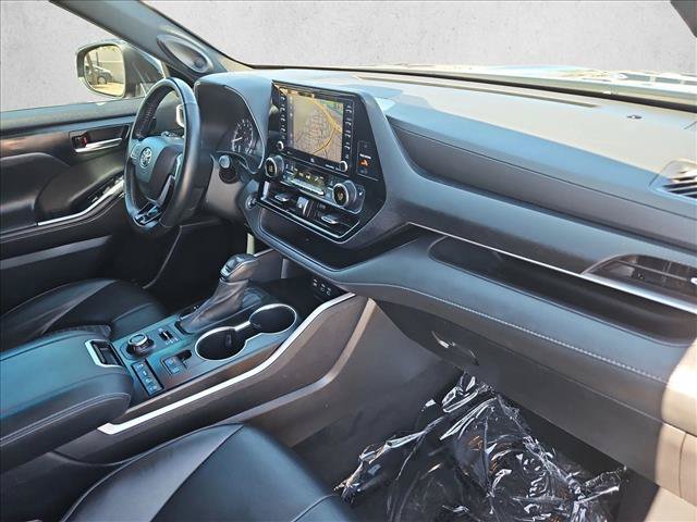 Used 2022 Toyota Highlander XSE AWD/4WD image 24