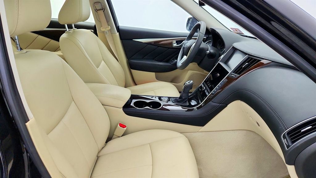 Used 2019 INFINITI Q50 Luxe w/ Essential Package (3.0T Luxe) AWD/4WD image 23