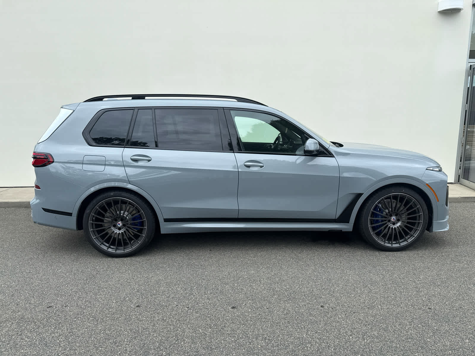 New 2026 BMW ALPINA XB7 image 10