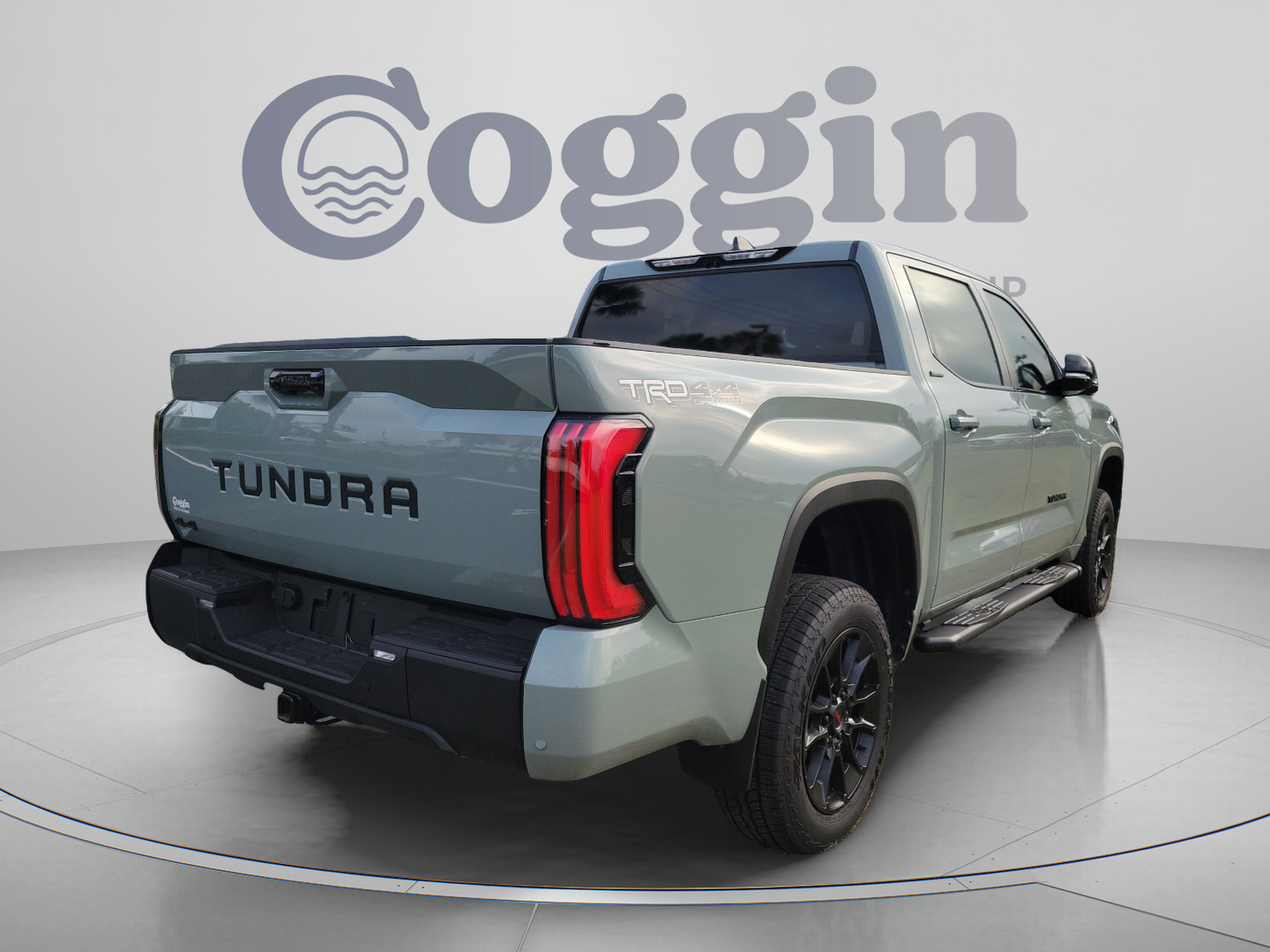 Used 2025 Toyota Tundra Limited w/ TRD Off-Road Package AWD/4WD image 4