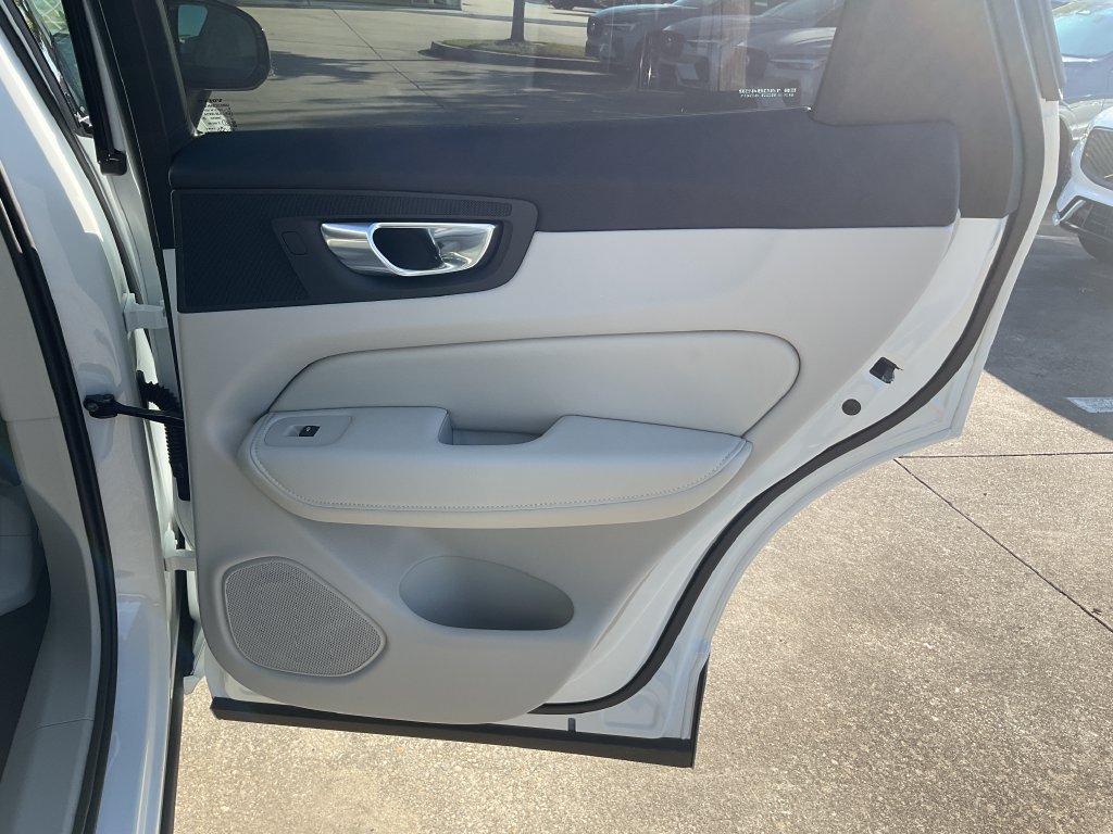 New 2027 Volvo XC60 T8 Ultra AWD/4WD image 15