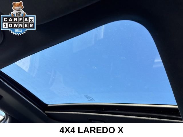 Used 2022 Jeep Grand Cherokee Laredo X image 5