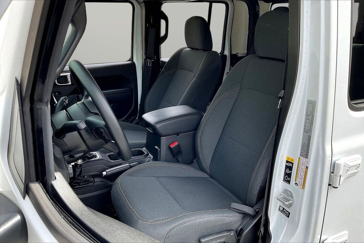 Certified 2025 Jeep Gladiator Sport image 21