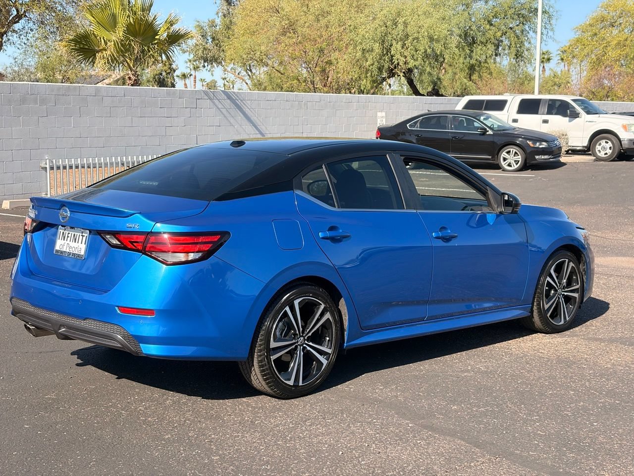 Used 2022 Nissan Sentra SR w/ Electronics Package FWD image 6