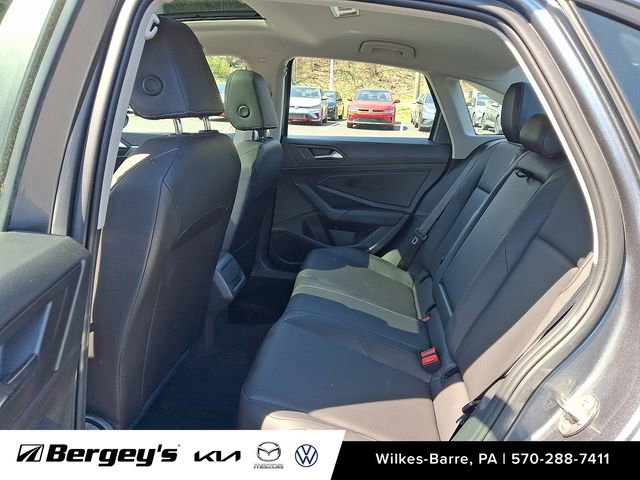 Used 2020 Volkswagen Jetta SE image 12