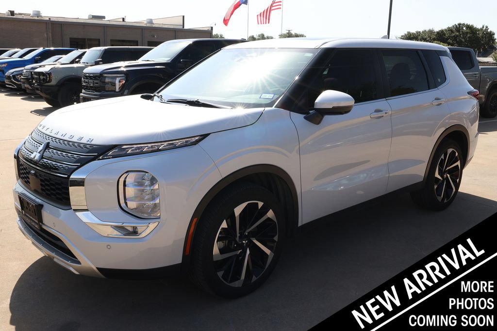 Used 2024 Mitsubishi Outlander SE