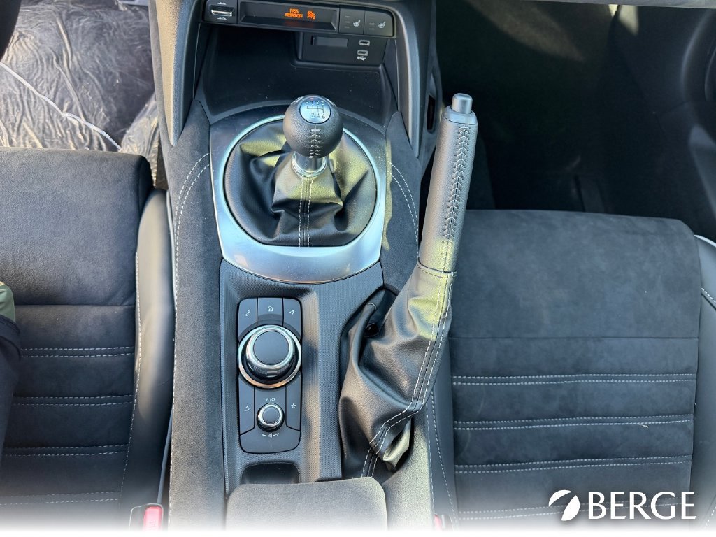 New 2026 MAZDA MX-5 Miata RF Club RWD image 23