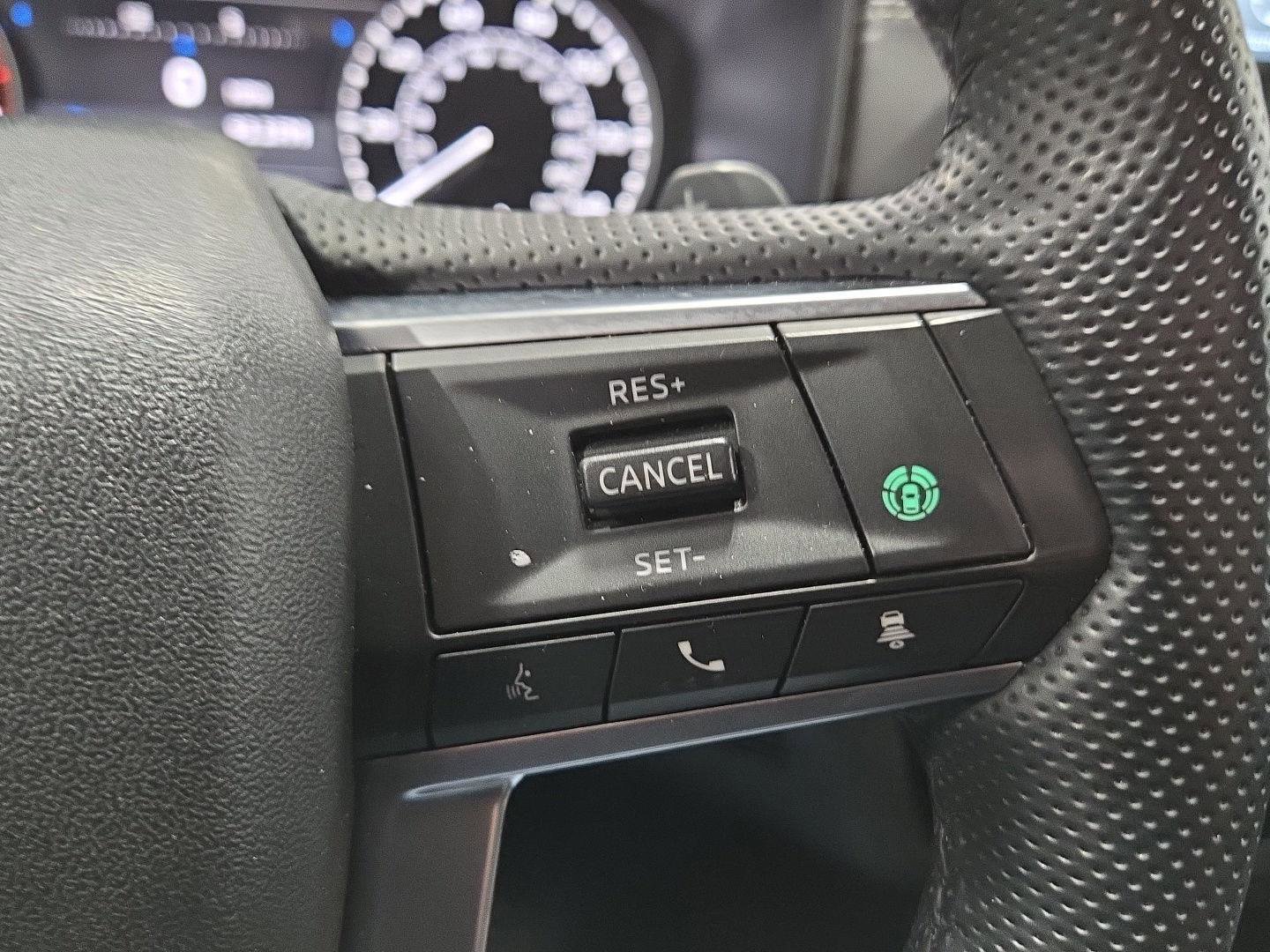 Used 2024 Mitsubishi Outlander SE Black Edition image 16