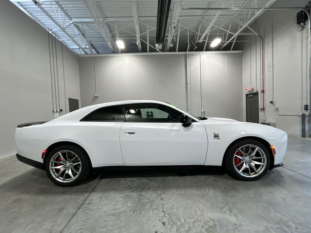 Used 2024 Dodge Charger Daytona Scat Pack w/ Plus Group AWD/4WD image 5