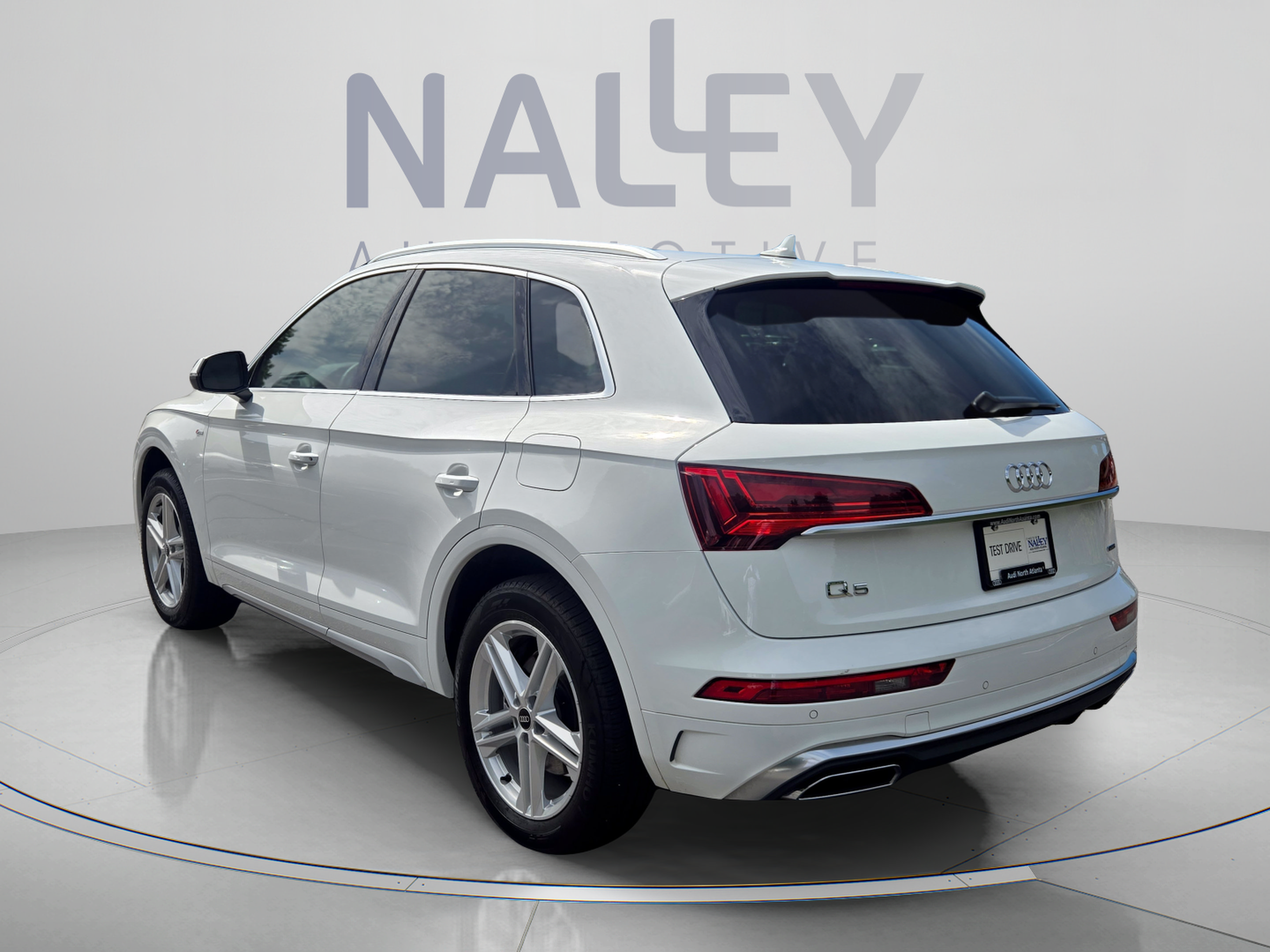 Used 2023 Audi Q5 e Premium AWD/4WD image 3