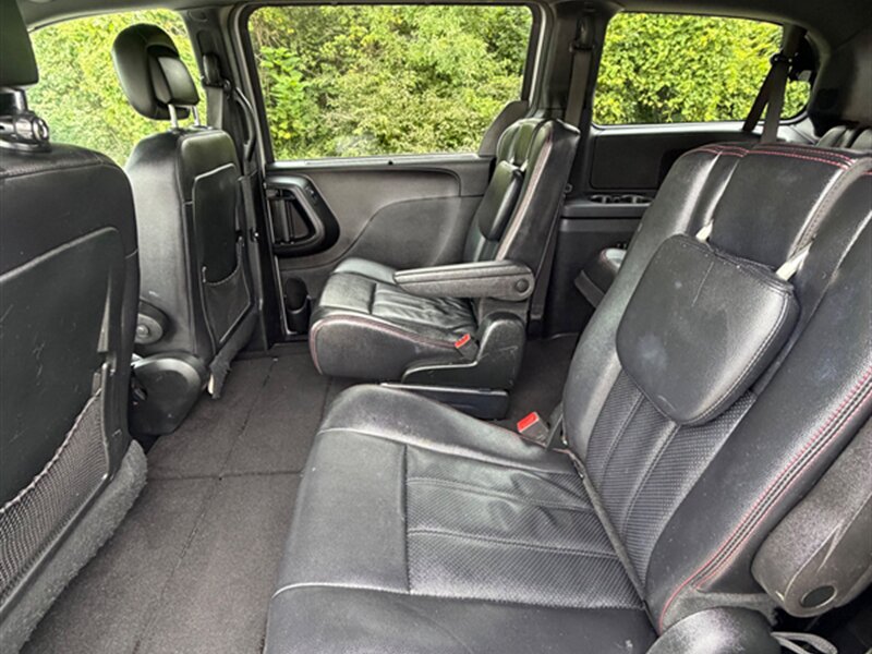 Used 2018 Dodge Grand Caravan GT FWD image 19