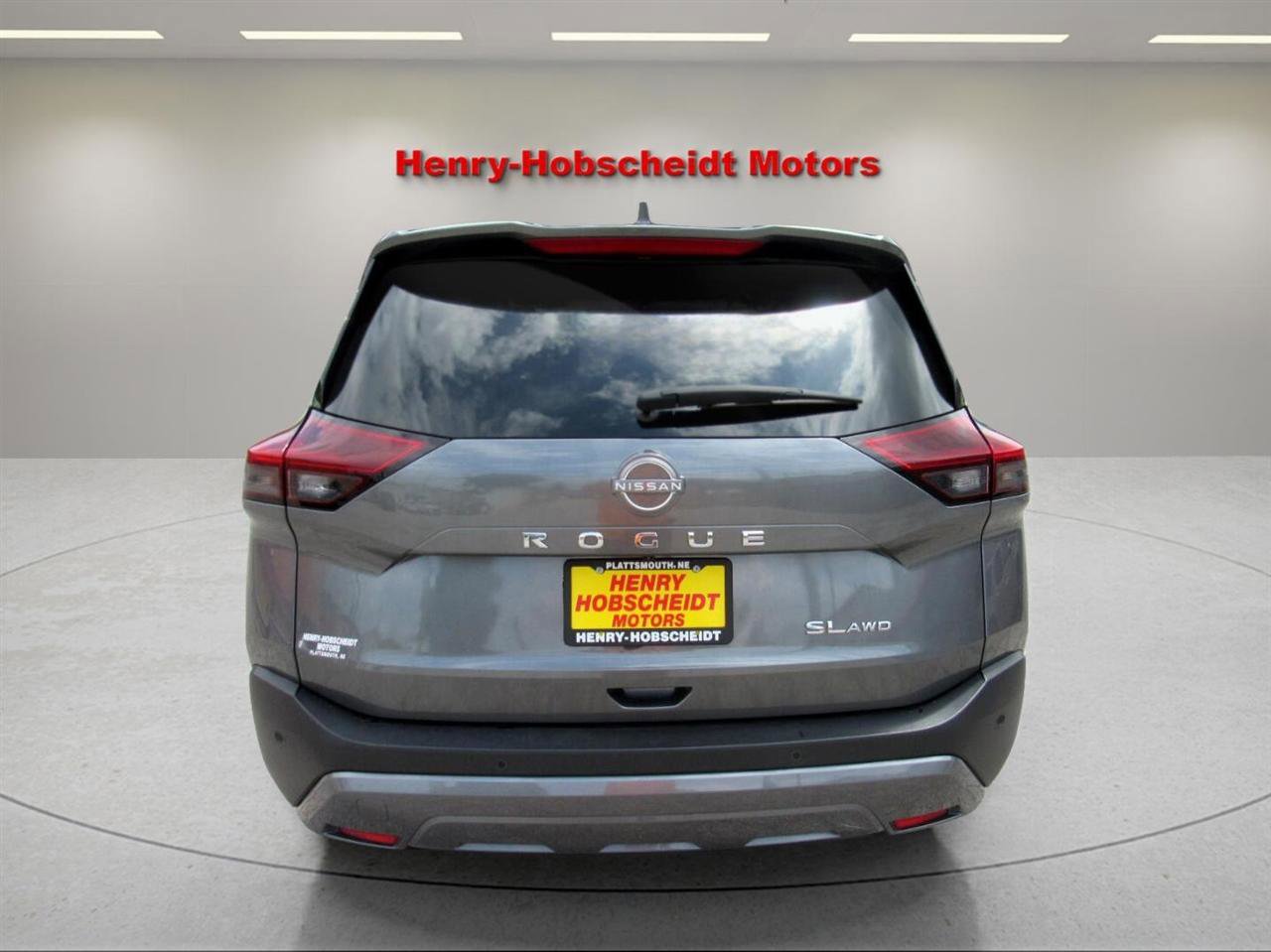 Used 2023 Nissan Rogue SL AWD/4WD image 3