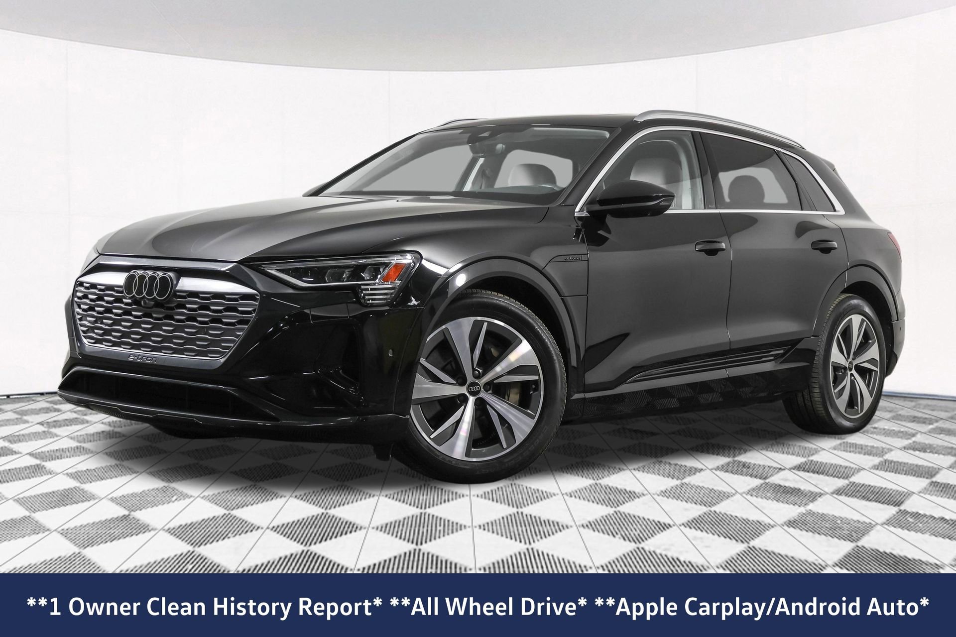 Used 2024 Audi Q8 e-tron Premium Plus w/ Premium Plus Package image 2