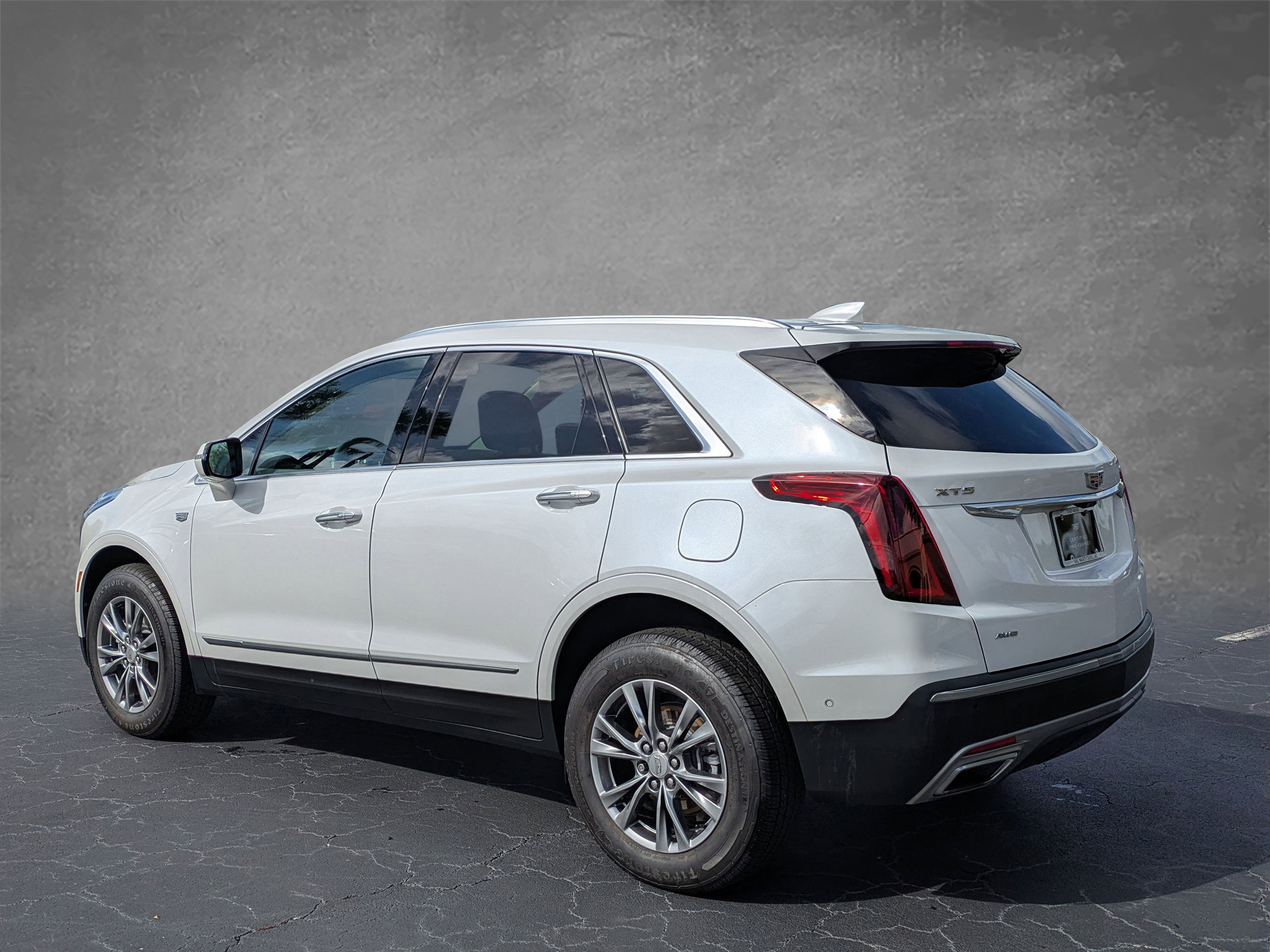 Certified 2023 Cadillac XT5 Premium Luxury w/ Technology Package AWD/4WD image 4