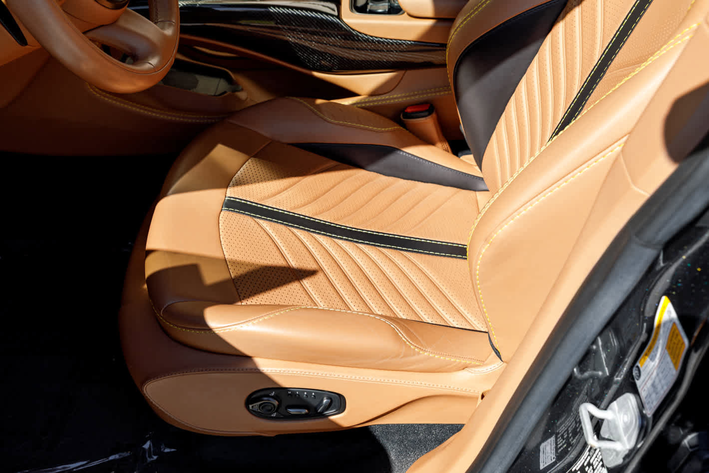 Used 2023 Aston Martin DBX 707 image 46