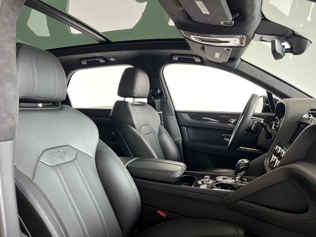 Used 2022 Bentley Bentayga V8 image 27